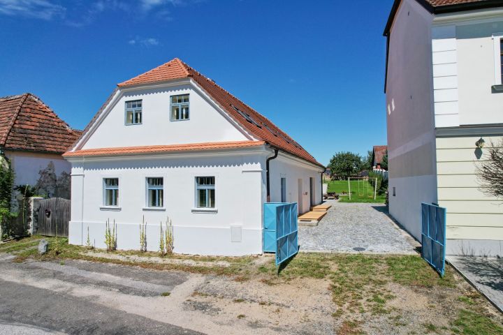 Pohled na venkovskou usedlost