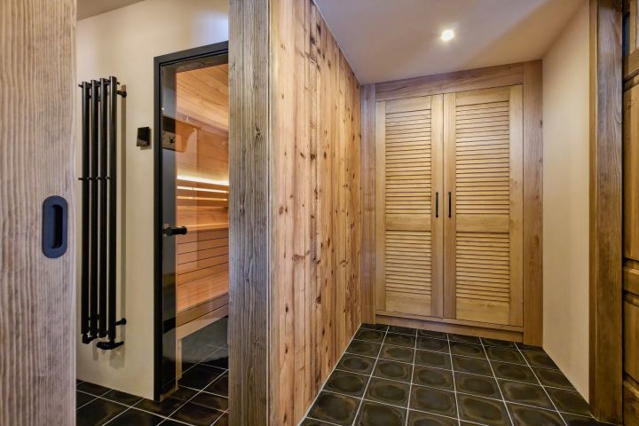Chodba a pohled do sauny